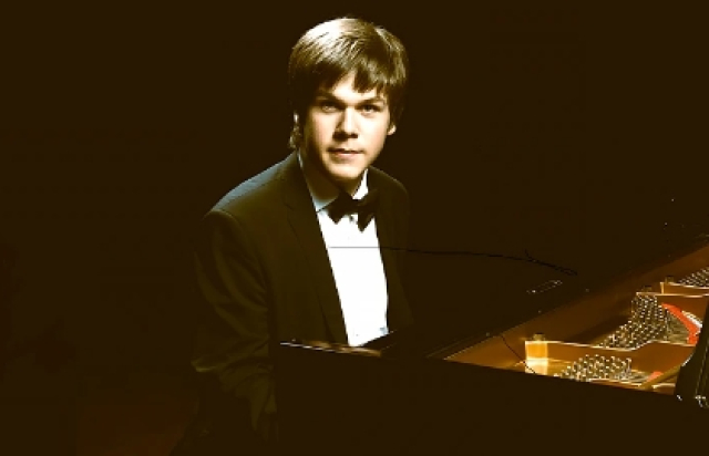 Концерт «Вечер в Коломенском при свечах. Бах, Бетховен, Шопен: мировые шедевры классики» - Mosbilet.ru