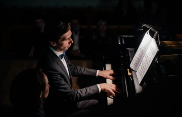 Концерт при свечах «Музыка ночи» - Mosbilet.ru