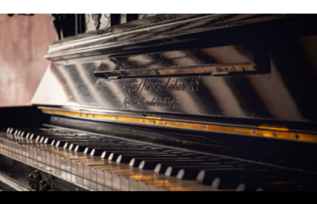 Концерт «Магия музыки при свечах: от Чайковского до Магомаева» - Mosbilet.ru