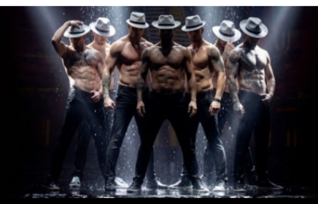 Иммерсивный спектакль-шоу под дождем «Время любви» - Mosbilet.ru