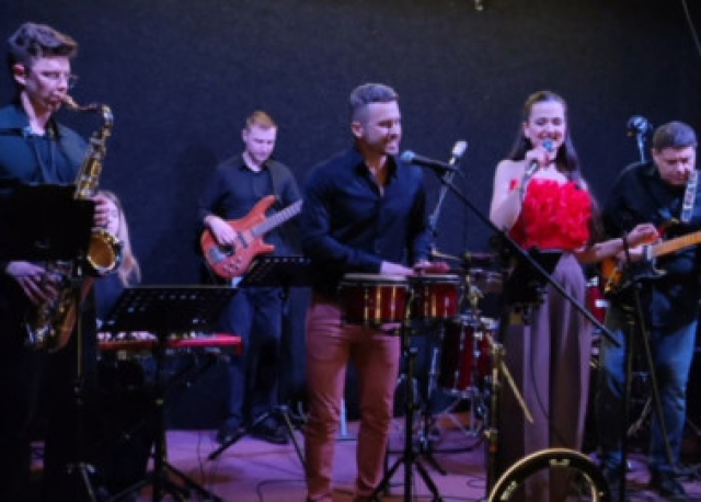 Galary Band с программой Magical Night Of The '80s в Ритм Блюз Кафе (Rhythm & Blues Cafe), Москва – Mosbilet.ru