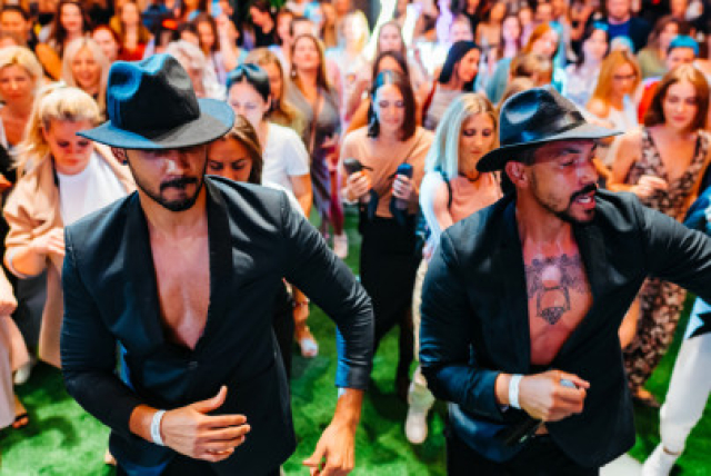 Финальная Латина на крыше на 800 человек: живая музыка и мощные хиты. Despacito, Macarena, Daddy Yankee - поем и танцуем вместе. в VK Gipsy, Москва – Mosbilet.ru