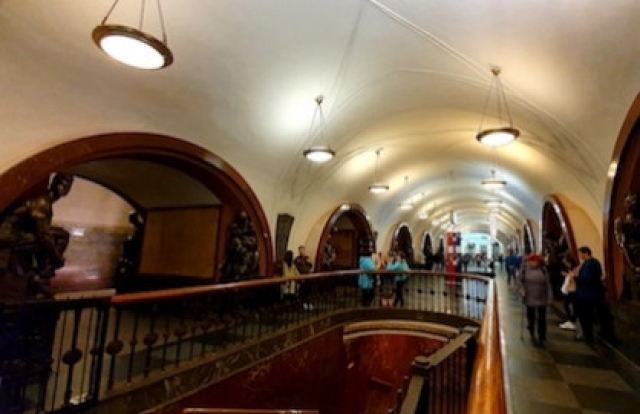 Московское метро: 7 станций, 7 чудес - 