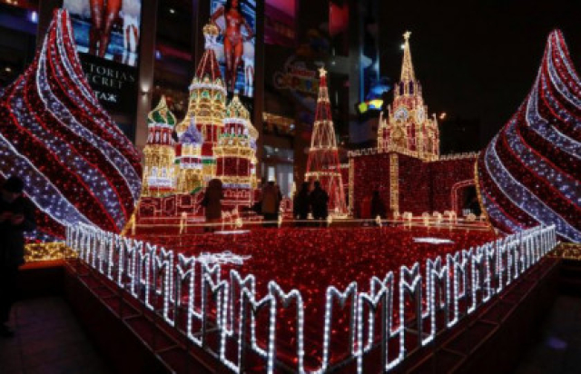 Огни Новогодней Москвы с Дедом Морозом или Снегурочкой в Экскурсии автобусные, Москва – Mosbilet.ru
