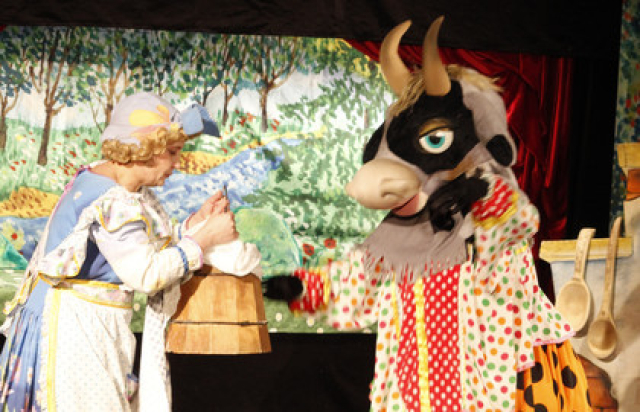 Тётушка Луша и колобок Ванюша -