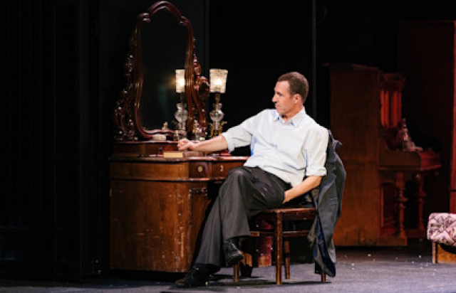 Дядя Лёва (Покровские ворота) - Mosbilet.ru