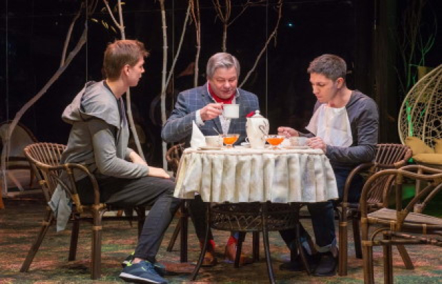 Отцы и дети в Московский театр иллюзии. Сцена на Перовской, Москва – Mosbilet.ru