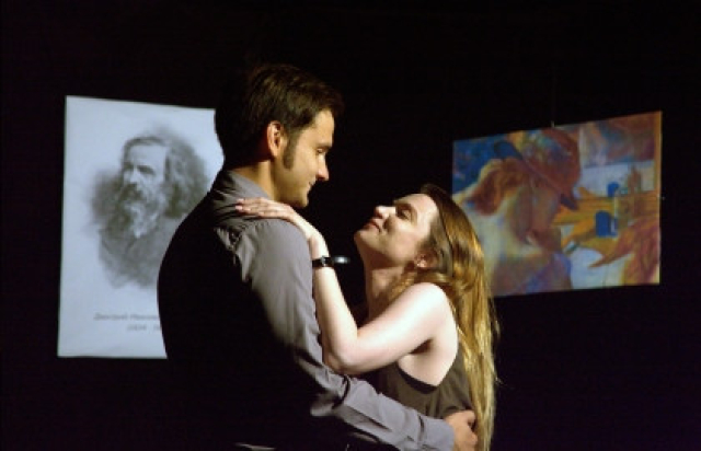 Двое в комнате, не считая Менделеева - 