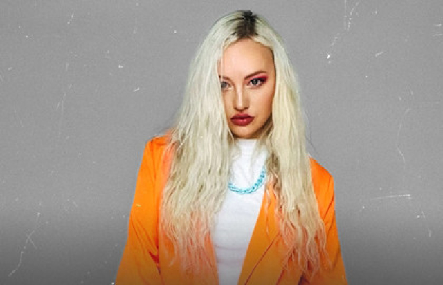 Блондинка КсЮ в Бар «Техника безопасности», Москва – Mosbilet.ru