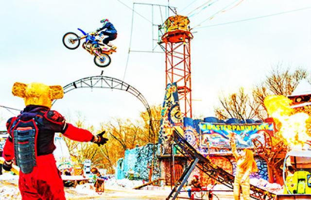 Новогодняя Елка у каскадеров «Тайна Планеты Роботов» в Парк киноприключений «Мастер Панин», Москва – Mosbilet.ru