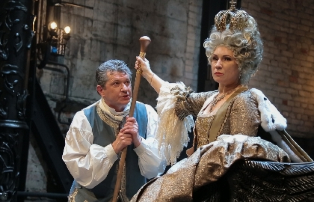 Спектакль «Любовь у трона» в Симоновская сцена Театра имени Евгения Вахтангова, Москва – Mosbilet.ru