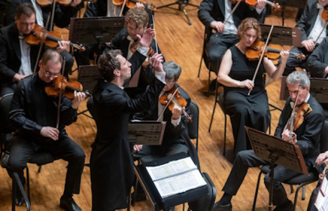 Гала-концерт Благотворительного Фестиваля «Звезда Рождества» в МКЗ «Зарядье», Москва – Mosbilet.ru