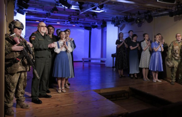 Музыкально-поэтический спектакль-концерт «С тобою целая страна!» в МДТ «Бенефис», Москва – Mosbilet.ru