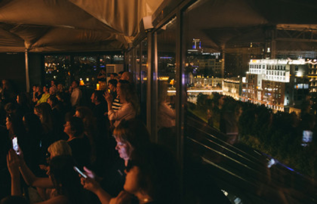 Moon Jazz. Романтический концерт при свечах на теплой панорамной крыше в Универмаг «Цветной». Веранда на крыше, Москва – Mosbilet.ru