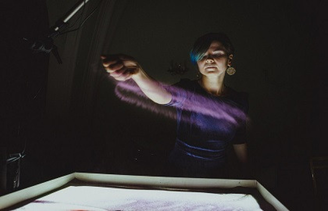 Музыкальная сказка с песочной анимацией «В пещере горного короля» - Mosbilet.ru