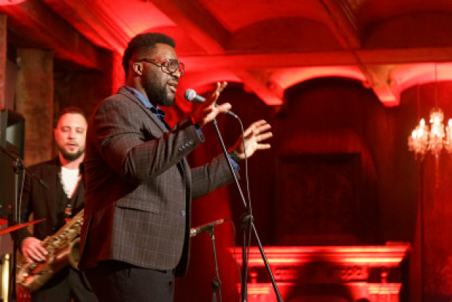 Концерт «Jazz for Lovers»: Праздничный джаз при свечах в винтажном особняке» в Дом культуры FAKTURA#1913, Москва – Mosbilet.ru