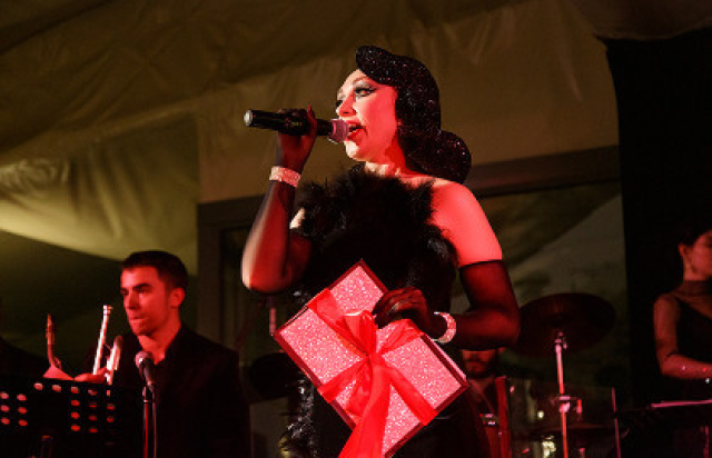 «Jazz Cabaret»: Бурлеск-шоу на панорамной крыше в сопровождении живого джаза! в Универмаг «Цветной». Веранда на крыше, Москва – Mosbilet.ru