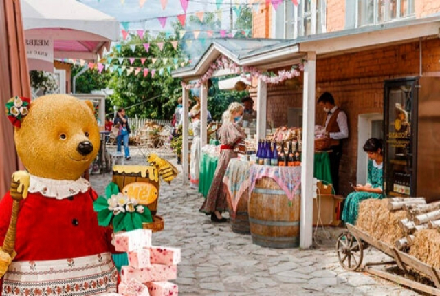 Экскурсия «В сладких объятьях сахарной Коломны (со славным приемом и богатой дегустацией пастилы на фабрике знатных купцов Чуприковых, с прогулкой на теплоходе)» в Экскурсии автобусные, Москва – Mosbilet.ru