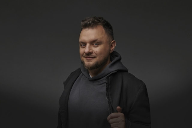Иван Половинкин Сольный концерт резидента Comedy Club - Mosbilet.ru