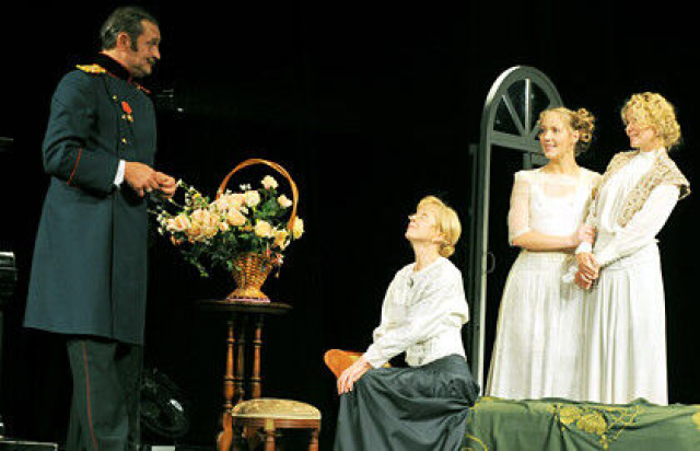 Спектакль «Три сестры» в Театр имени Моссовета, Москва – Mosbilet.ru